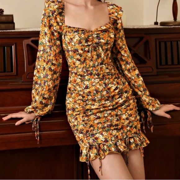 Mod Floral Drawstring Front Dress - Picture 2 of 6